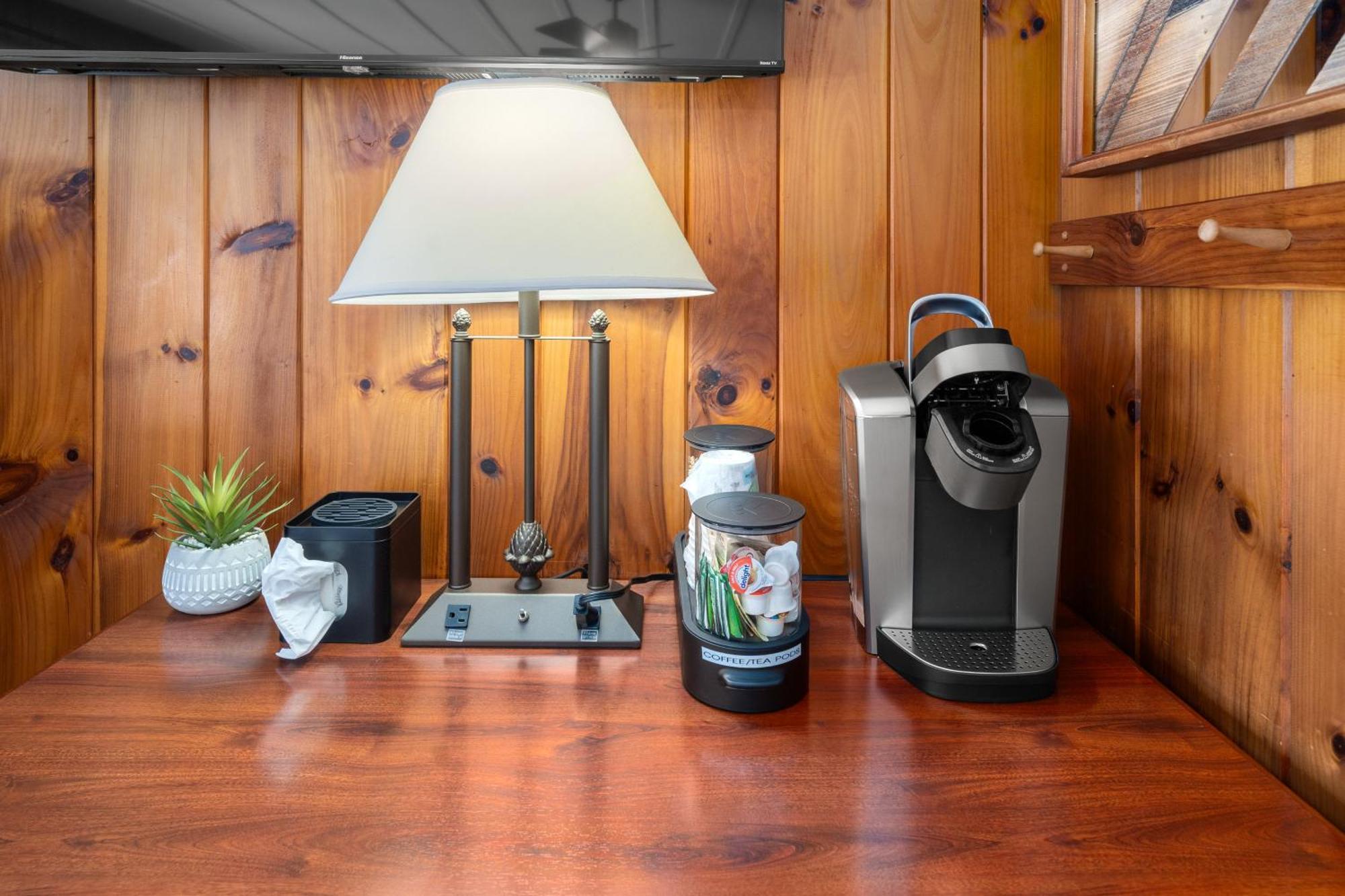 Cedarwood Inn Hendersonville Εξωτερικό φωτογραφία