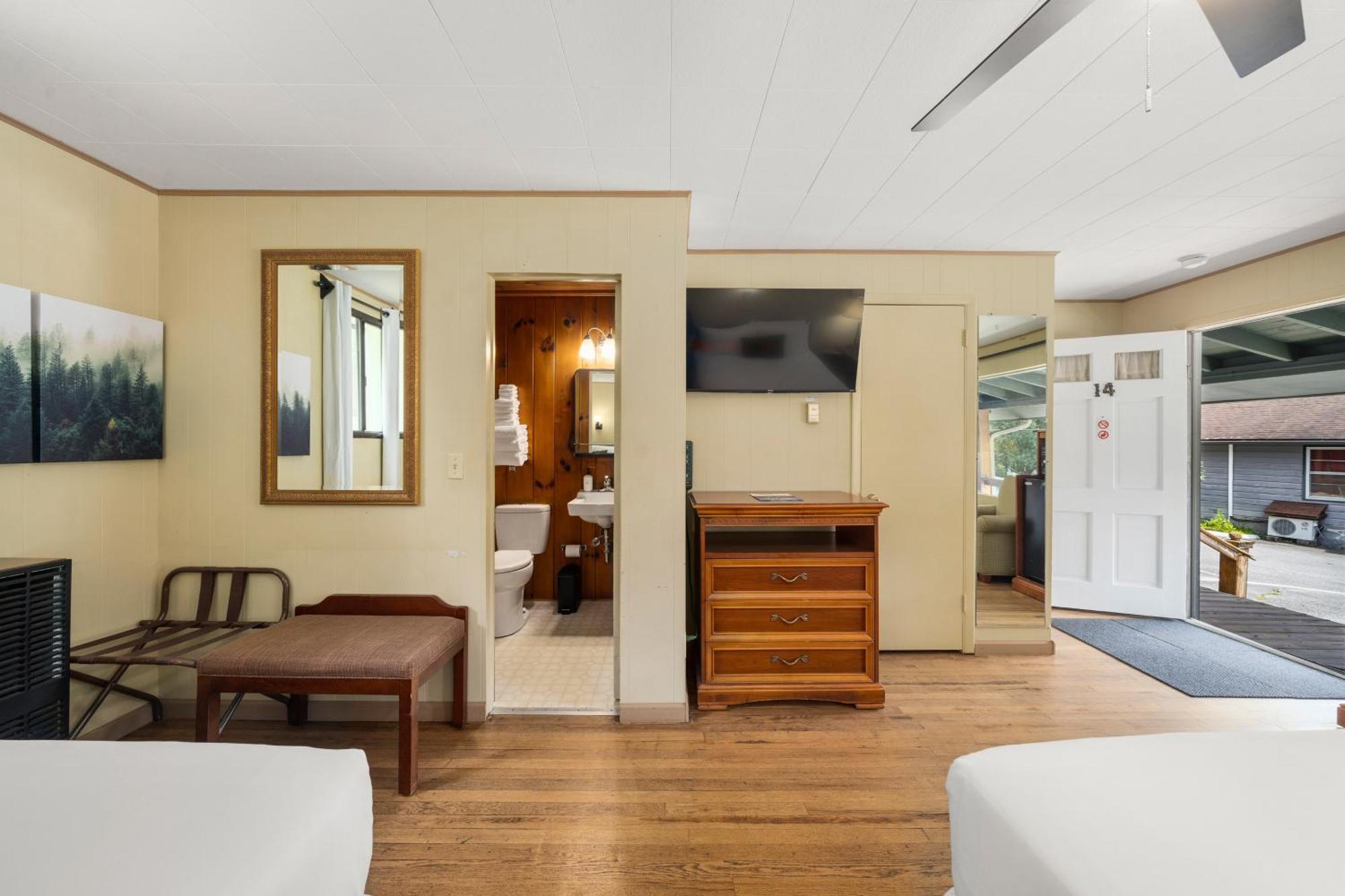 Cedarwood Inn Hendersonville Εξωτερικό φωτογραφία