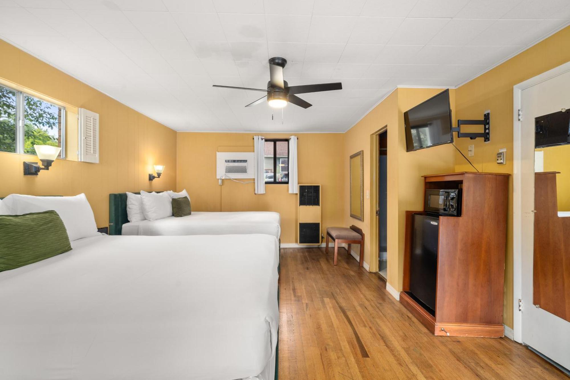 Cedarwood Inn Hendersonville Εξωτερικό φωτογραφία