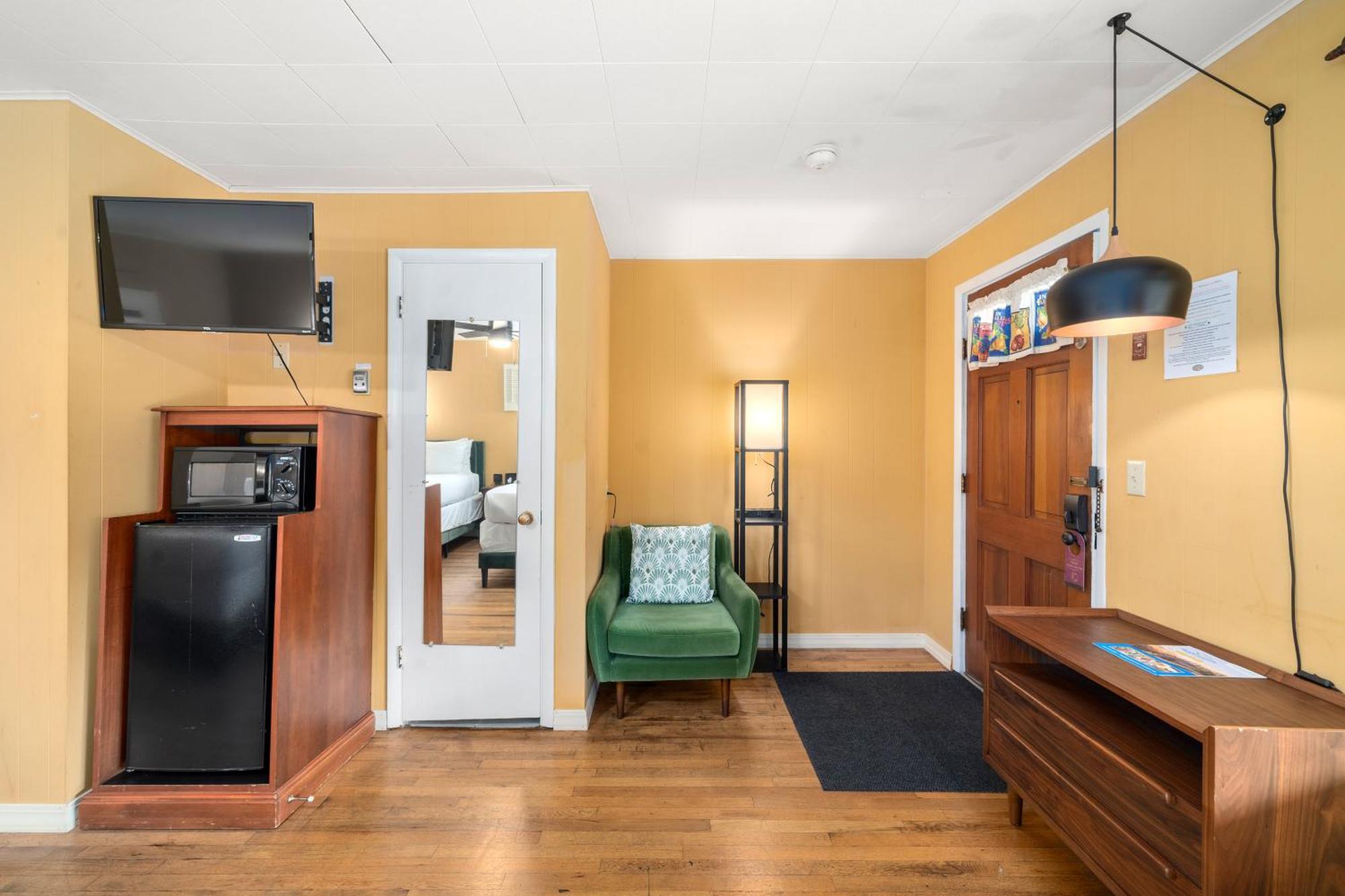 Cedarwood Inn Hendersonville Εξωτερικό φωτογραφία