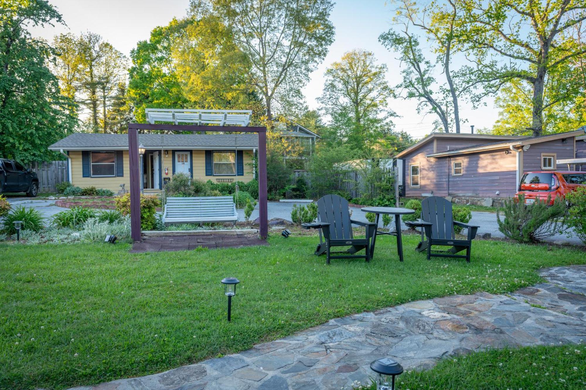 Cedarwood Inn Hendersonville Εξωτερικό φωτογραφία