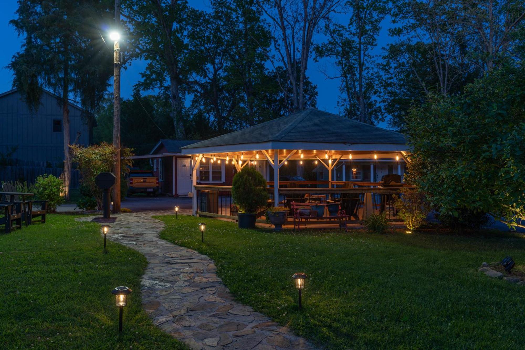 Cedarwood Inn Hendersonville Εξωτερικό φωτογραφία