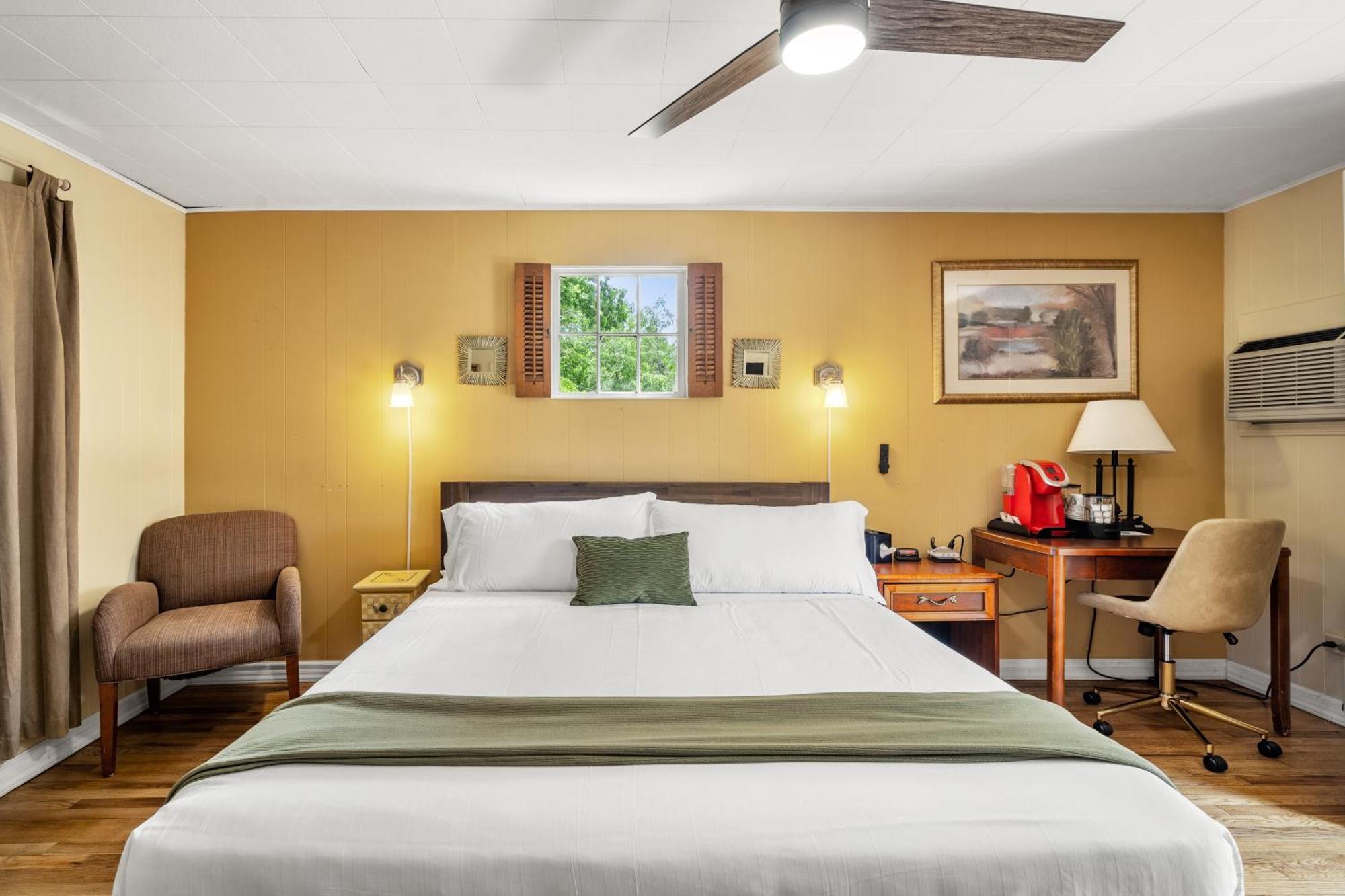 Cedarwood Inn Hendersonville Εξωτερικό φωτογραφία