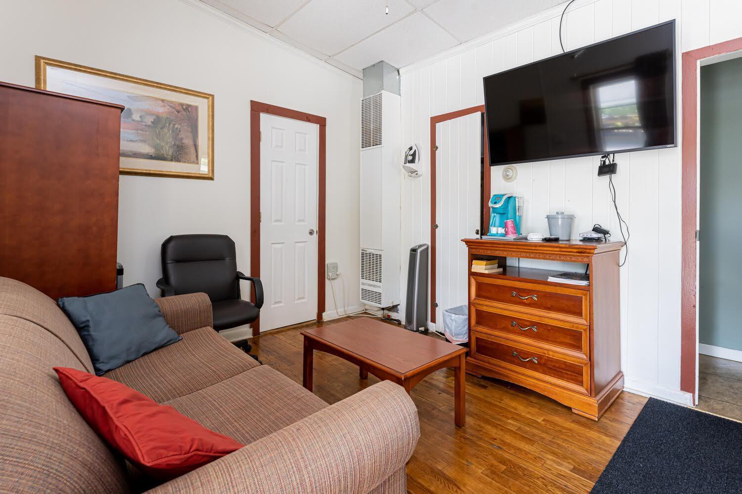 Cedarwood Inn Hendersonville Εξωτερικό φωτογραφία